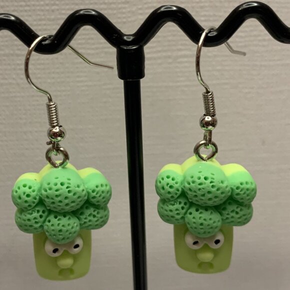 Broccoli Earring, Vegetable Earring, Funny Food Earring, Gift Idea, Cute Earring - Picture 2 of 4
